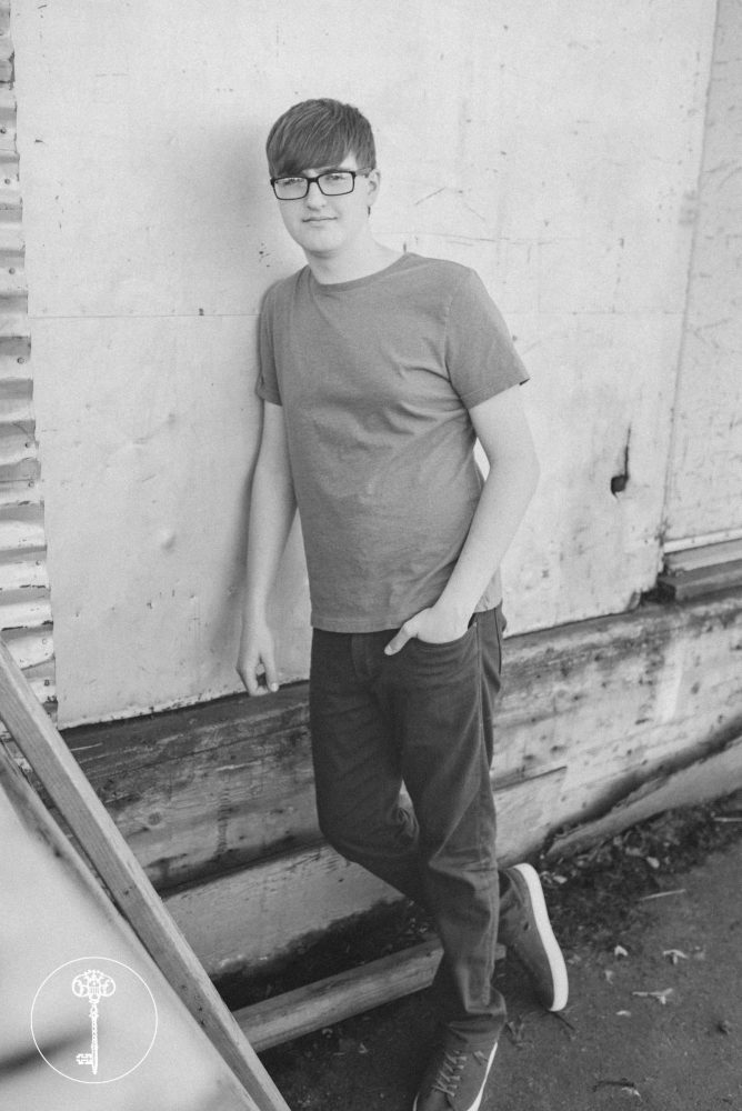 anchorage senior pictures guy boy downtown anchorage smiling